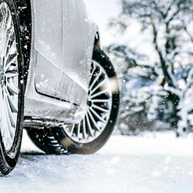 Pratique. Comment conduire sur neige avec une voiture automatique ?